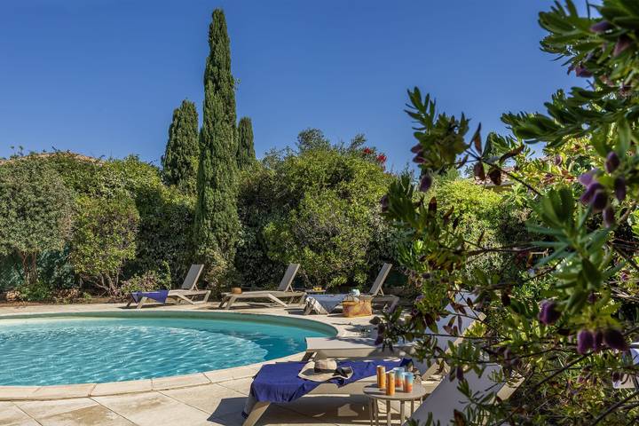 Villa pour 8 personnes, avec piscine ainsi que terrasse et jardin à Calvi - 4