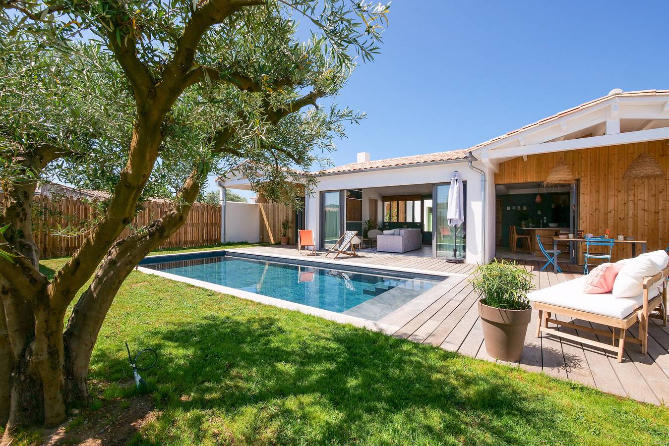 Architect-designed villa with heated pool and garden in Rivedoux-Plage, Ile de Re
