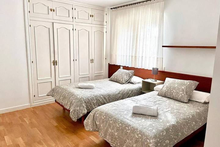 Ganze Wohnung, Espacios Blanco Plaza Mayor Lux: two rooms, 5 beds, balconies with views of the Plaza Mayor itself! in Valladolid, Valladolid Provinz