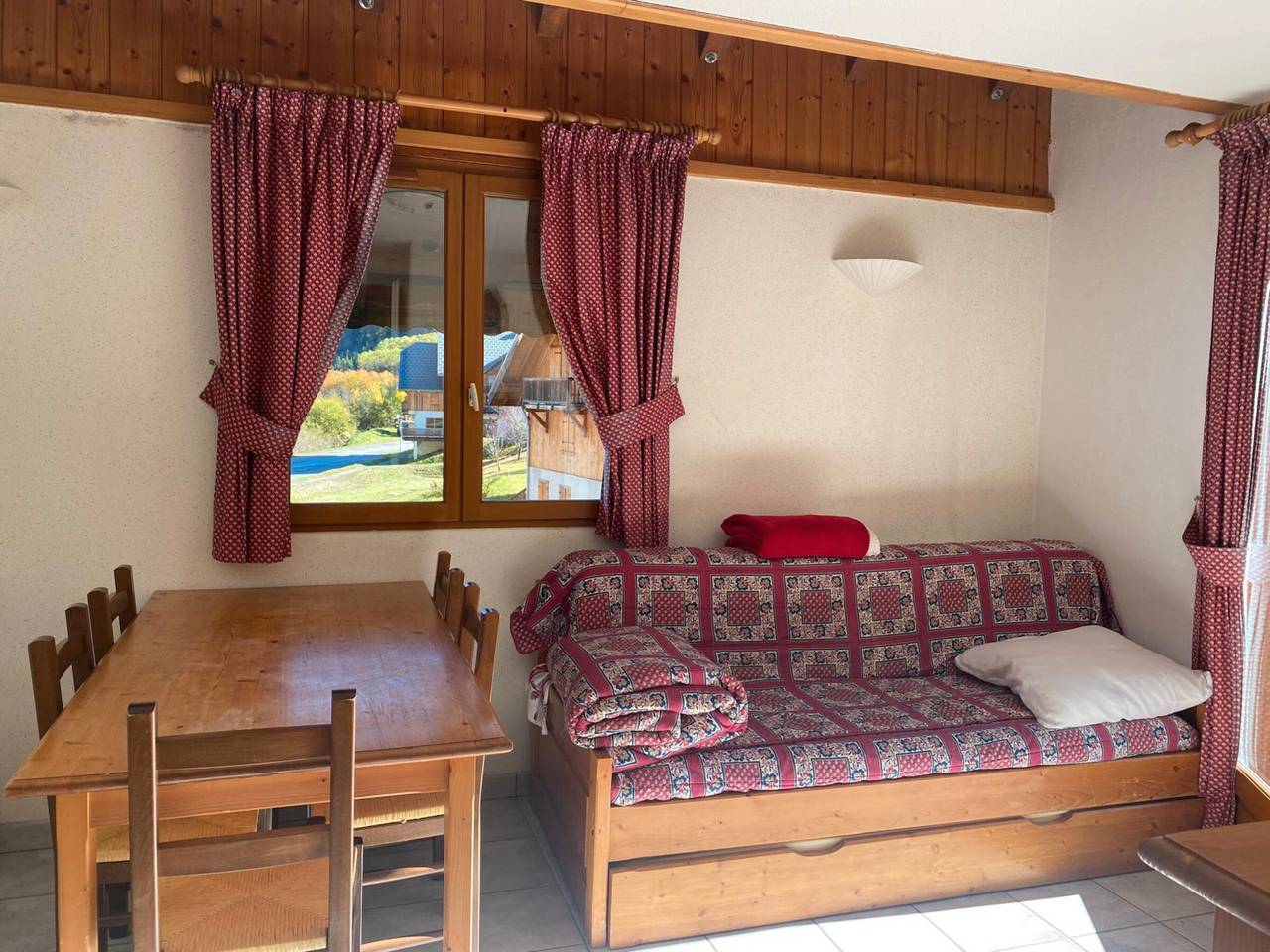 Ganze Wohnung, Apartment 'Le Miolans' mit Bergblick und Balkon in Saint-Colomban-des-Villards, Region Saint-Jean-de-Maurienne