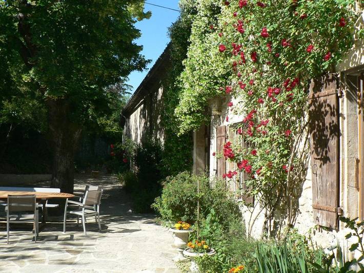 Chambre d’hôte pour 5 personnes, avec Terrasse et Jardin ainsi que Piscine et Sauna