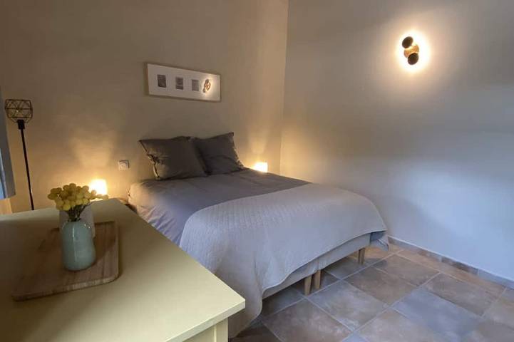 Gîte pour 5 personnes, avec piscine à Lussan - 4