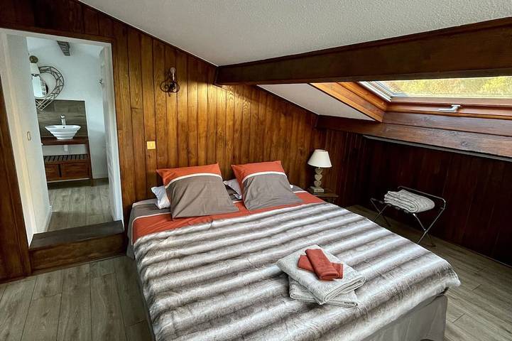 Location de vacances pour 10 personnes, avec jardin ainsi que sauna et jacuzzi à Saint-Zacharie - 3