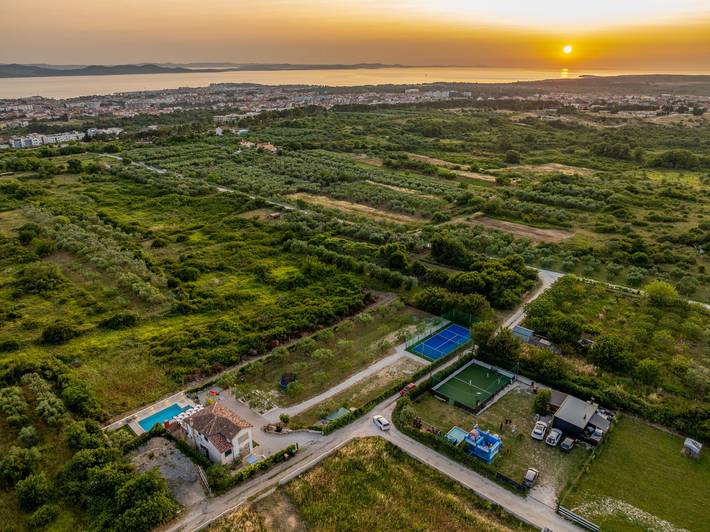 Villa für 6 Personen, mit Terrasse und Garten, mit Haustier in Zadar (Kommun)