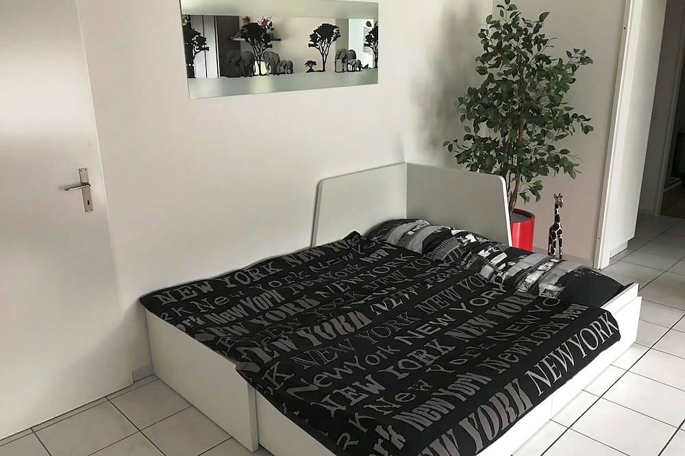 Appartamento intero, Terrazza solarium con vasca idromassaggio e doccia emozionale con vista su boschi e prati in Aargau-Basel