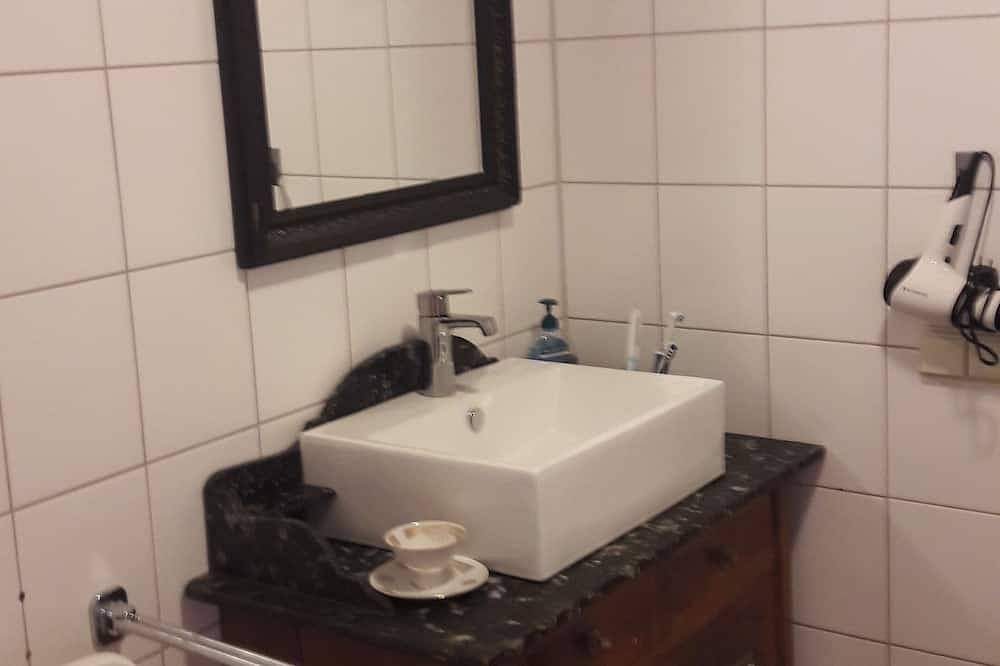 Ganze Wohnung, Fewo \"Blume\" Vacation made for me in Fahrenbach, Neckar-Odenwald-Kreis