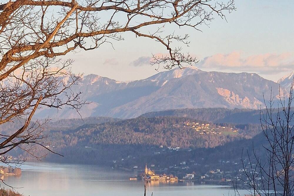 Villa Sara - deine Ruheoase mit dem Blick auf den Wörthersee und die Berge in Techelsberg am Wörther See, Klagenfurt-Land