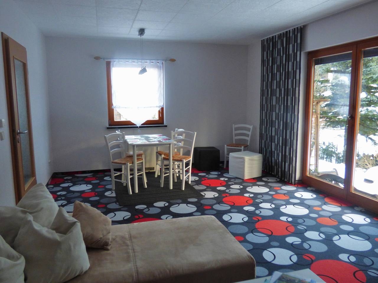 Ganze Wohnung, Ferienwohnung 'Adrett' mit Garten und Wlan in Hermsdorf, Mittlere Erzgebirge