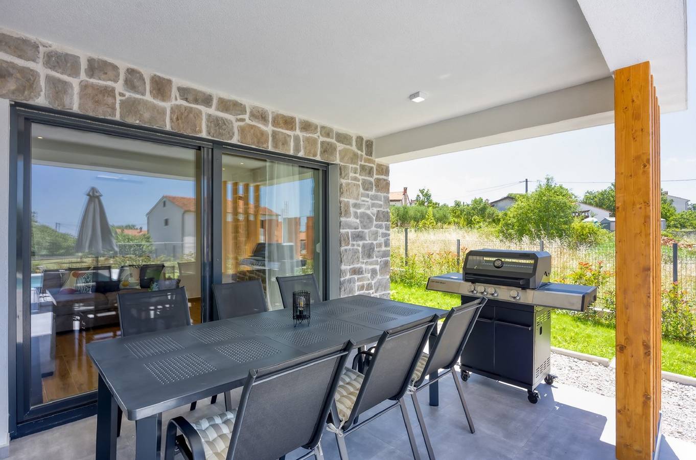 Charmantes, modern ausgestattetes Ferienhaus in der Nähe von Poreč, für 8 Personen in Selina, Zentralistrien