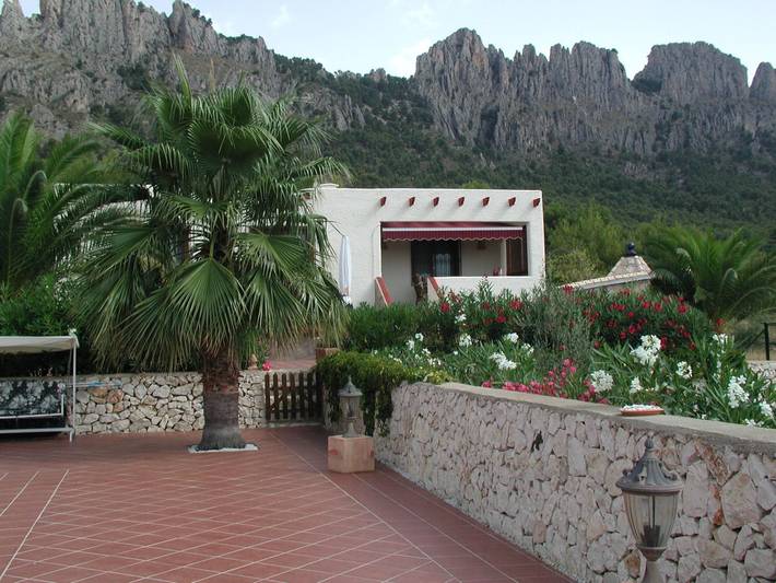 Casa rural para 2 personas, con piscina además de terraza y jardín en Finestrat - 3