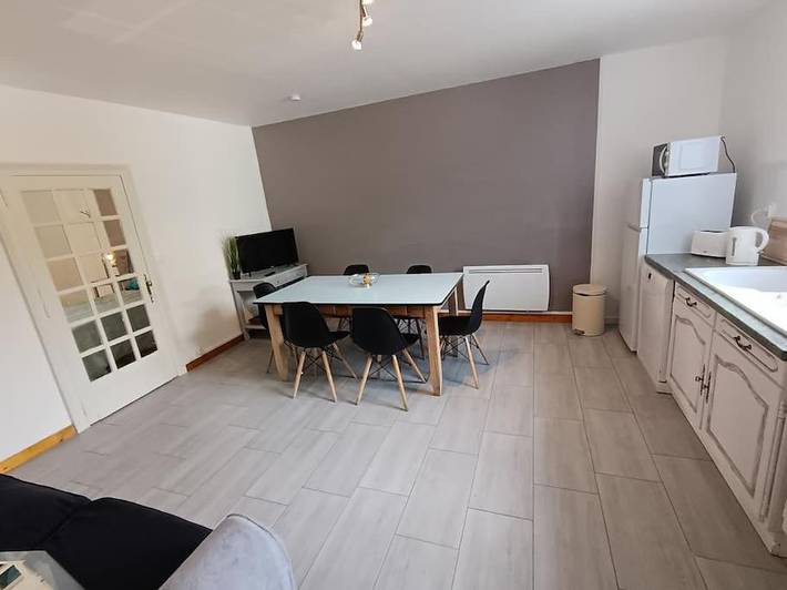 Gîte pour 6 personnes, avec Terrasse dans Saint-Léger-des-Vignes - 2