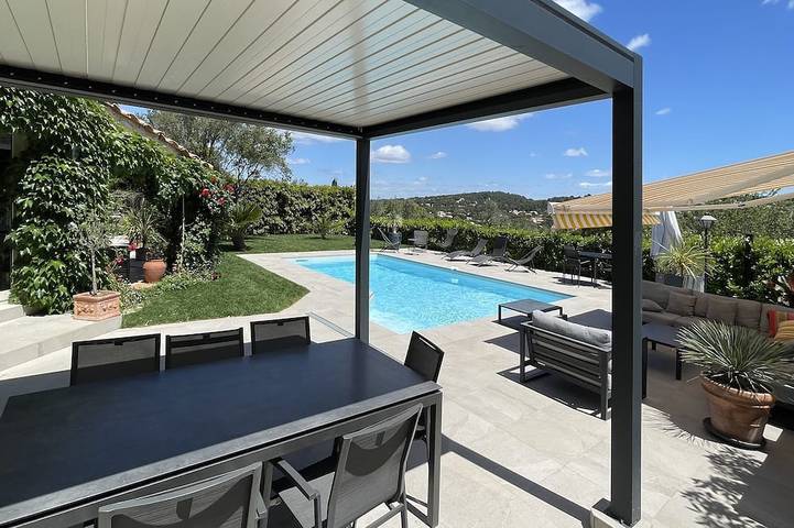 Location de vacances pour 8 personnes, avec Balcon ainsi que Jacuzzi et Jardin à Saint-Gély-du-Fesc