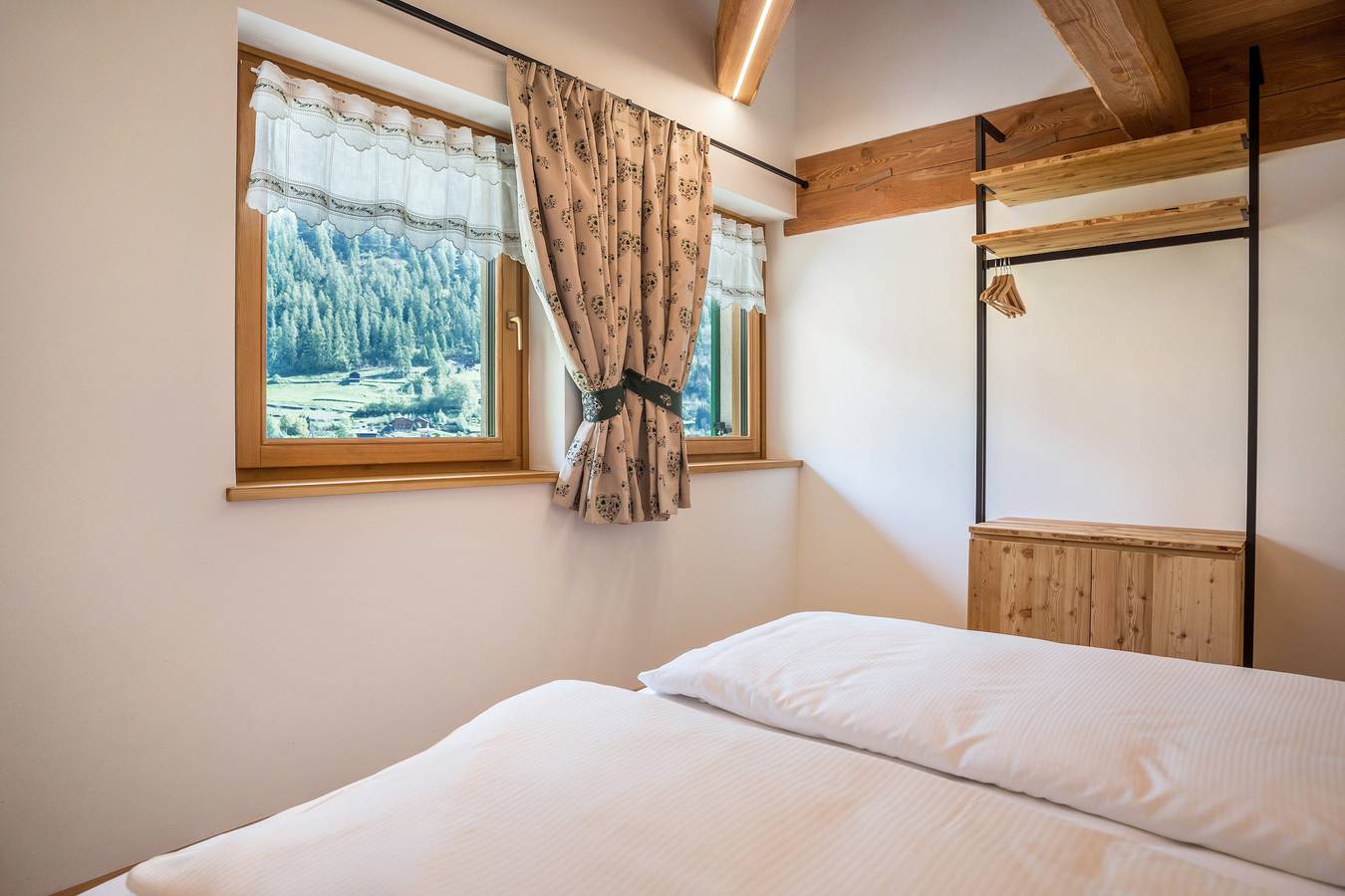 Entire apartment, Apartment 'Whisper of the Stream' with Mountain View, Shared Garden and Wi-Fi in San Bernardo (Rabbi), Rabbi