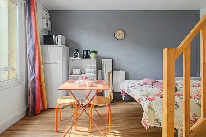 Estudio entero, Le Nid fleuri - Wifi - Proche Paris in Pantin, Sena-Saint Denis