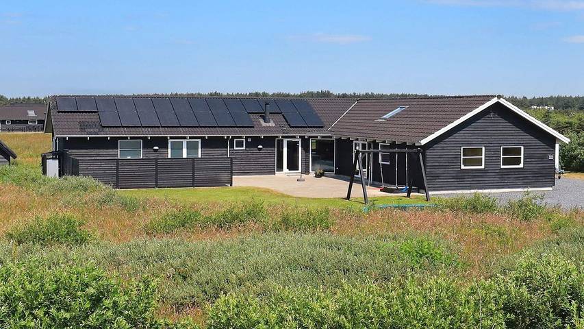 Ferienhaus für 17 Personen, mit Terrasse und Whirlpool sowie Sauna und Pool, mit Haustier