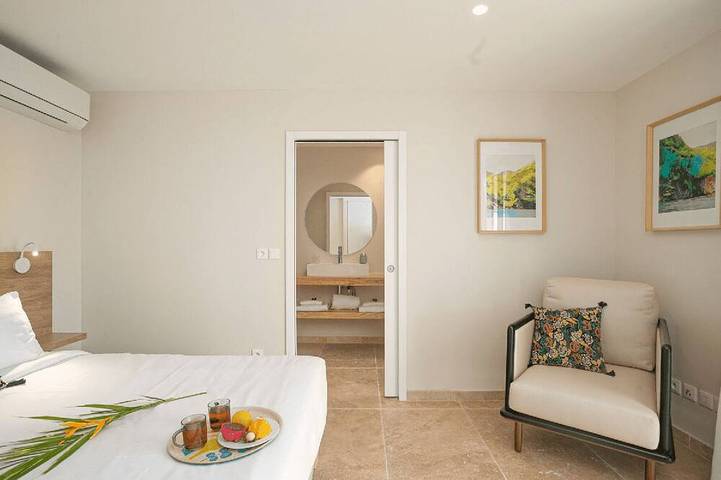 Tangarane offers two luxury villas with private pools and exceptional views over in Anse Mitan, Les Trois-Îlets