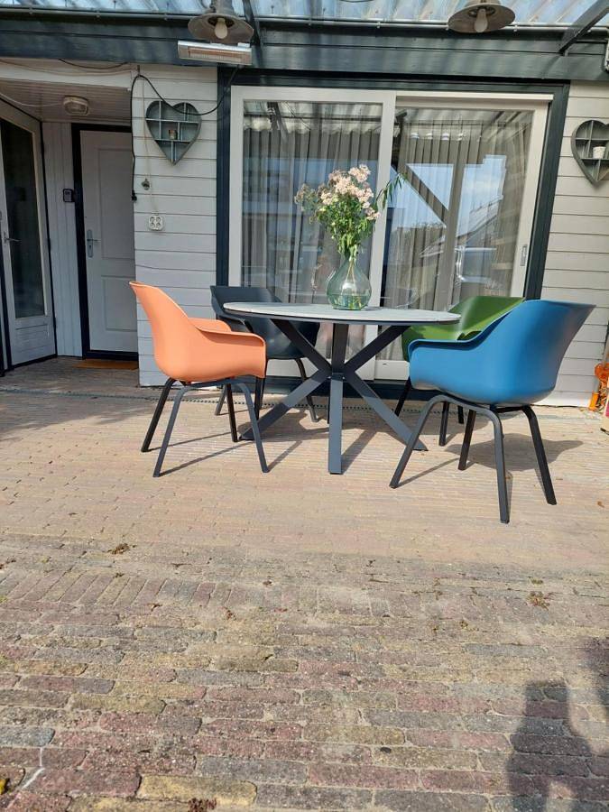 Vakantieappartement voor 4 personen, with Terras and Tuin as well as Uitzicht in Hoofddorp