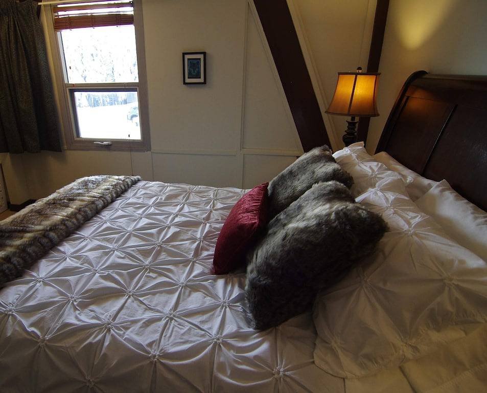 Ein Loft oben, Ski in / out, 3 Lofts, privater Whirlpool in Silver Star