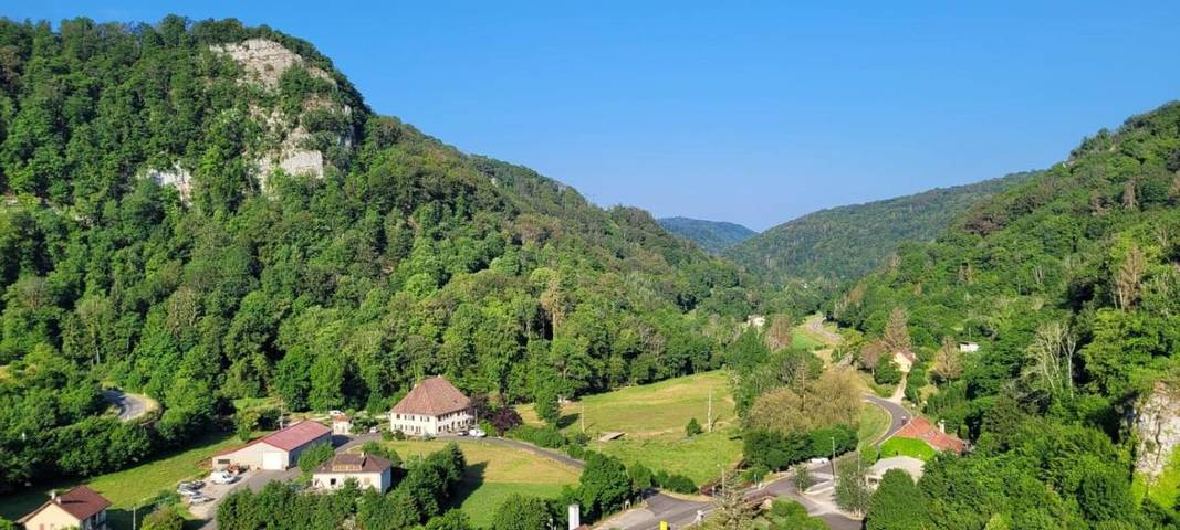 Chambre d’hôte pour 2 personnes, avec jardin et terrasse ainsi que piscine et vue dans le Doubs - 2