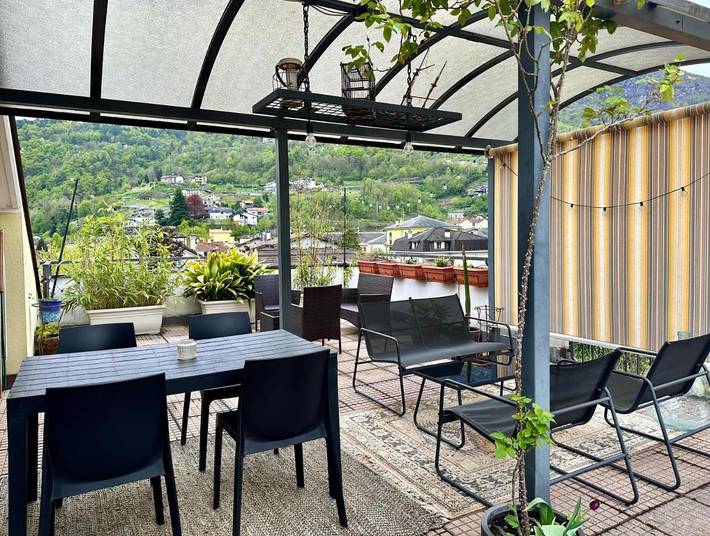 Gîte pour 2 personnes, avec terrasse et vue dans Domodossola