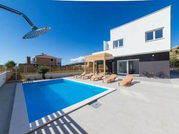 Villa für 10 Personen in Pag Stadt, Pag, Bild 4