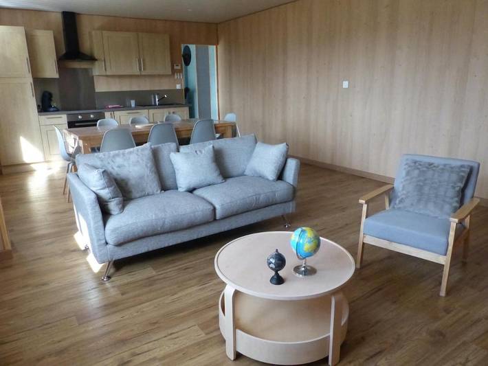 Location de vacances pour 6 personnes, avec vue et jardin à Dompierre-sur-Mont