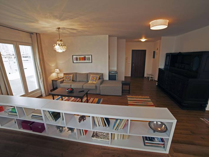 Ganze Wohnung, Penthousewohnung mit großer Terrasse in zentraler Lage in Novi Belgrad, Belgrad