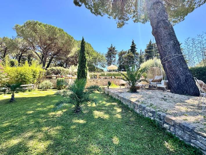 Location de vacances pour 9 personnes, avec sauna et jacuzzi ainsi que piscine et jardin à Tresques - 4