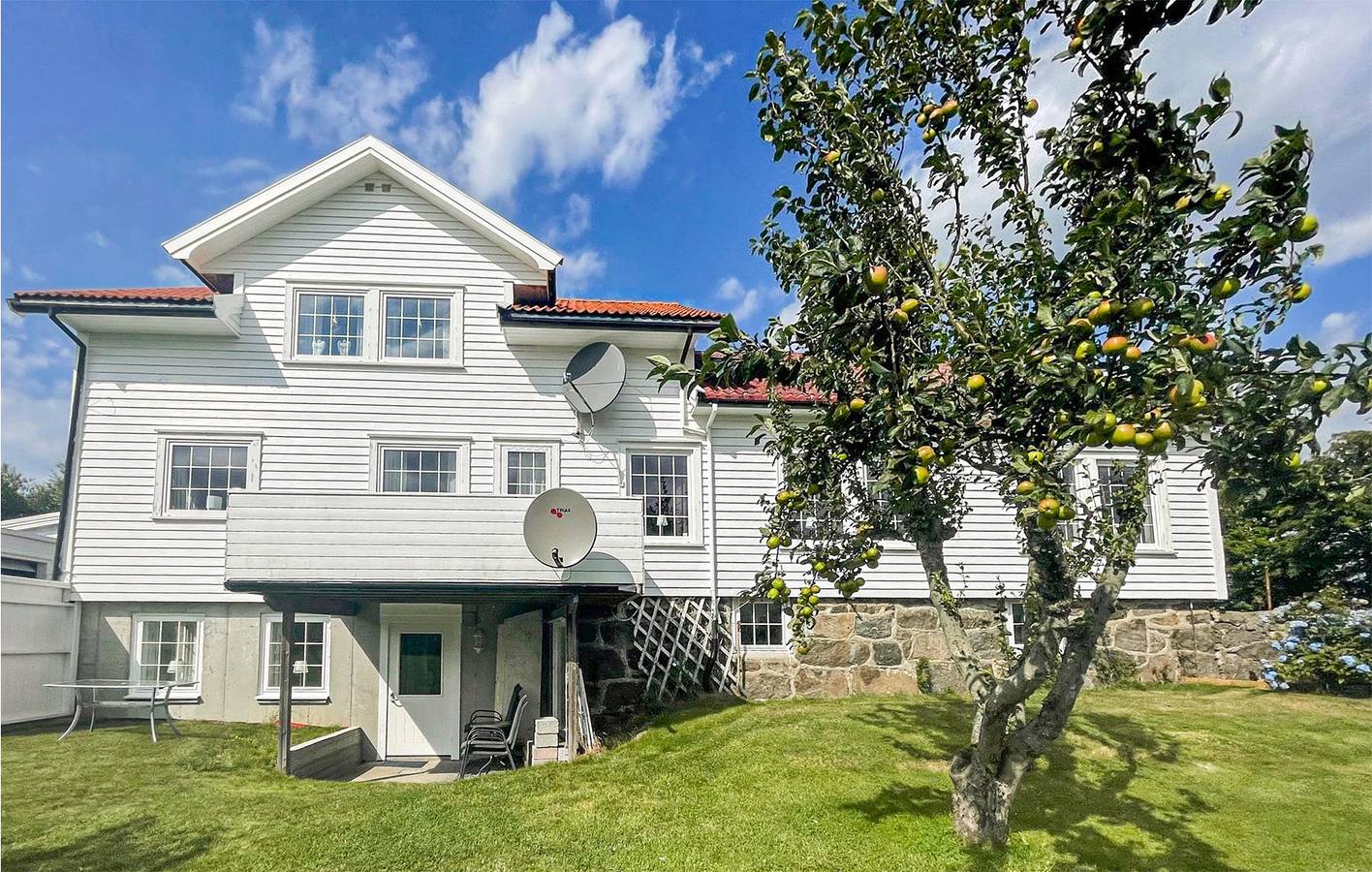 Hel ferieleilighet, Ferieleilighet for 3 personer med hage in Farsund 