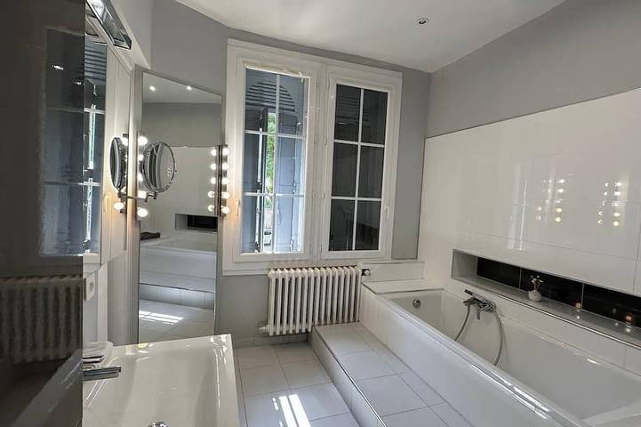 Gîte pour 34 personnes, avec jacuzzi et jardin à Saint-Geniès-des-Mourgues - 4