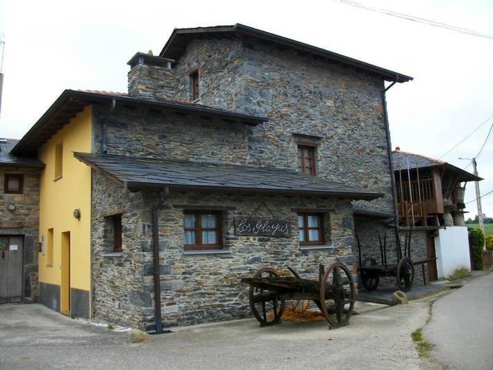 Casa rural para 2 personas, con terraza y jardín en Valdés