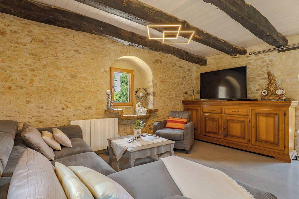 Beautiful typical French Manor with private swimming pool in Anglars-Nozac, Quercy