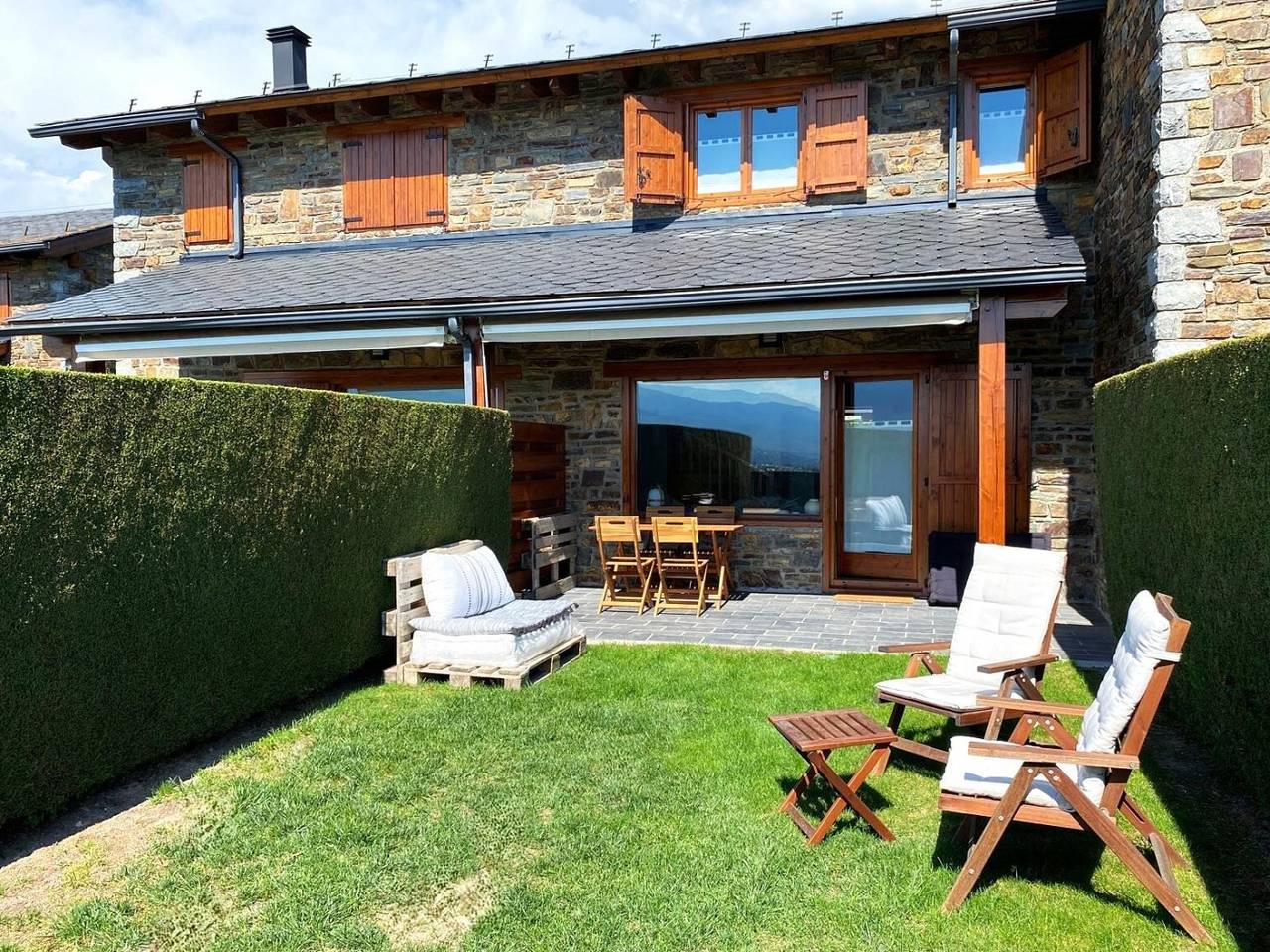 Townhouse 3 rooms Pool, Fireplace, Garden & Dryer in Palau-de-Cerdagne, Prades region