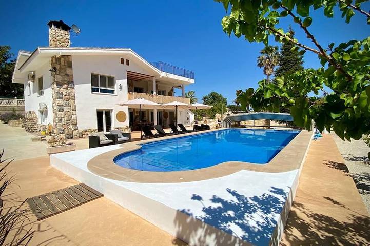 Holiday apartment for 4 people, with pool and garden as well as balcony - 1