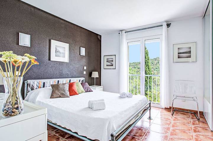 Location de vacances pour 8 personnes, avec piscine et terrasse à Llauro - 3