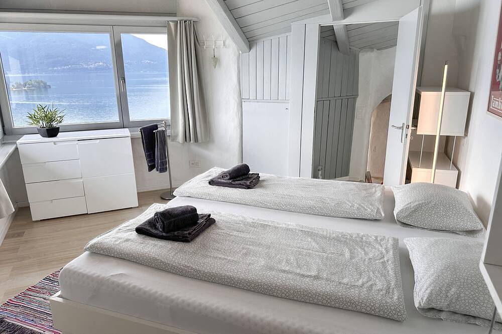 Einzigartiges Ferienhaus mit fantastischem Blick über dem Lago Maggiore in Ronco sopra Ascona, Tessiner Alpen