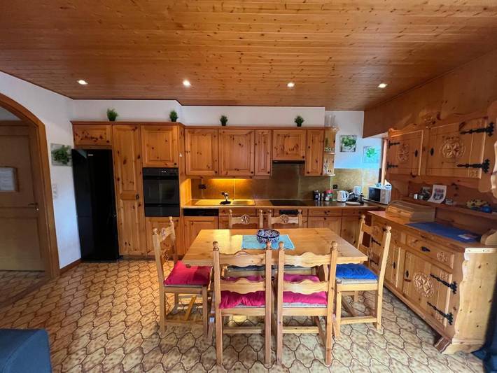Location de vacances pour 5 personnes, avec Balcon ainsi que Terrasse et Vue à Salvan