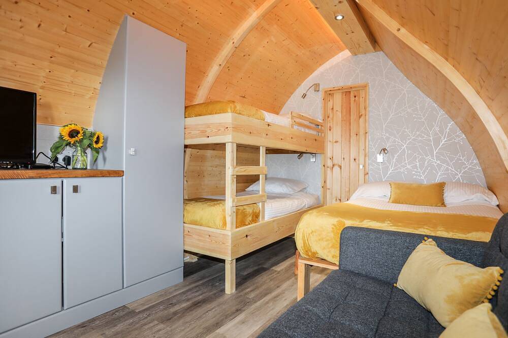 Woodland Pod, pet friendly, country holiday cottage in Corwen in Conwy region