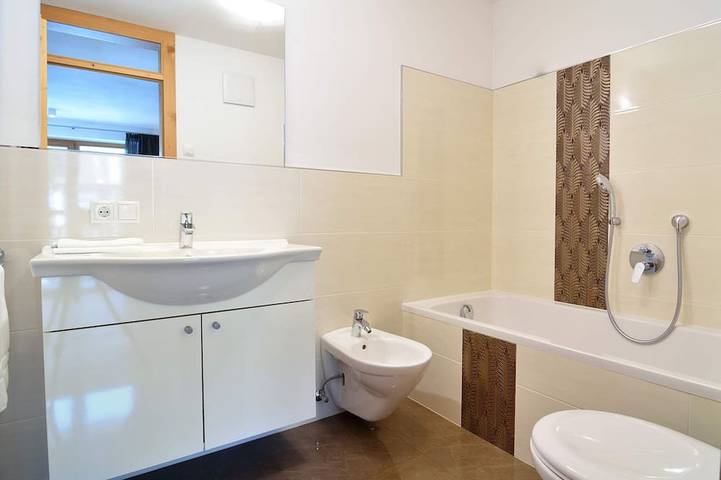 Ferienhaus für 6 Personen, mit Balkon und Garten sowie Pool, mit Haustier in den Dolomiten - 4