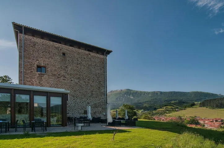 Hotel for 3 people, with view and garden - 1