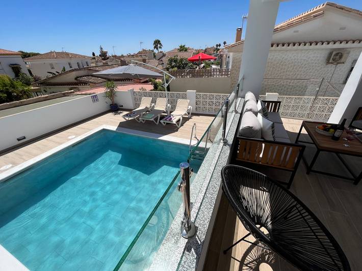 Villa Concha Blanca in Playa de Burriana, Nerja