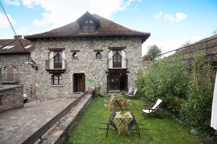 Casa rural para 2 personas, con Jardín y Vistas en La Jacetania
