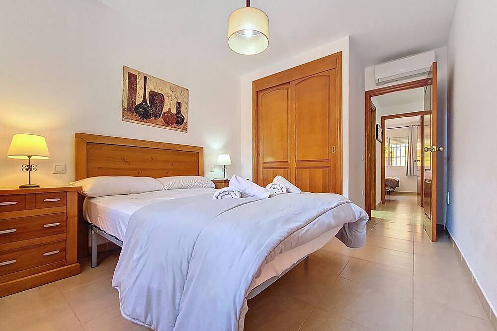 Bungalow mit Terrasse und privater Terrasse, mit Blick auf den Pool. in Cartagena, Costa Cálida