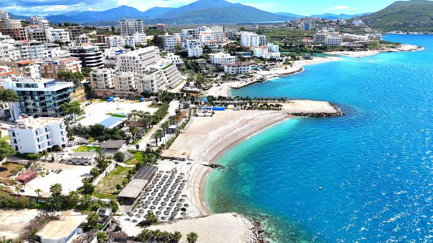 Ganze Wohnung, Ferienwohnung für 5 Personen mit Balkon in Sarandë, Vlorë