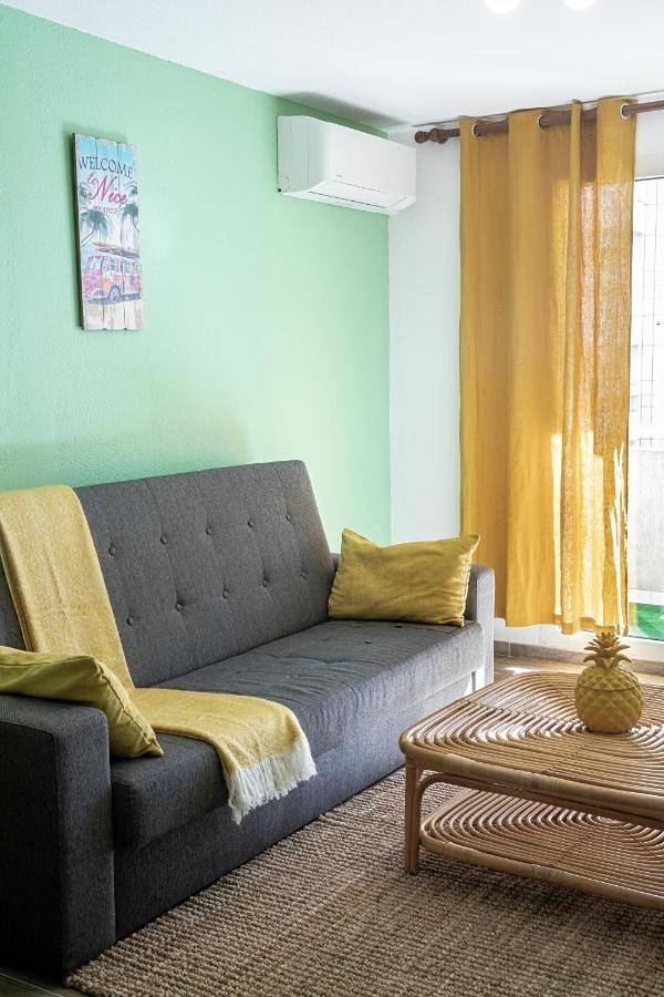 Gîte pour 4 personnes, avec terrasse et vue dans Plage Fabron Bambou Nice - 4