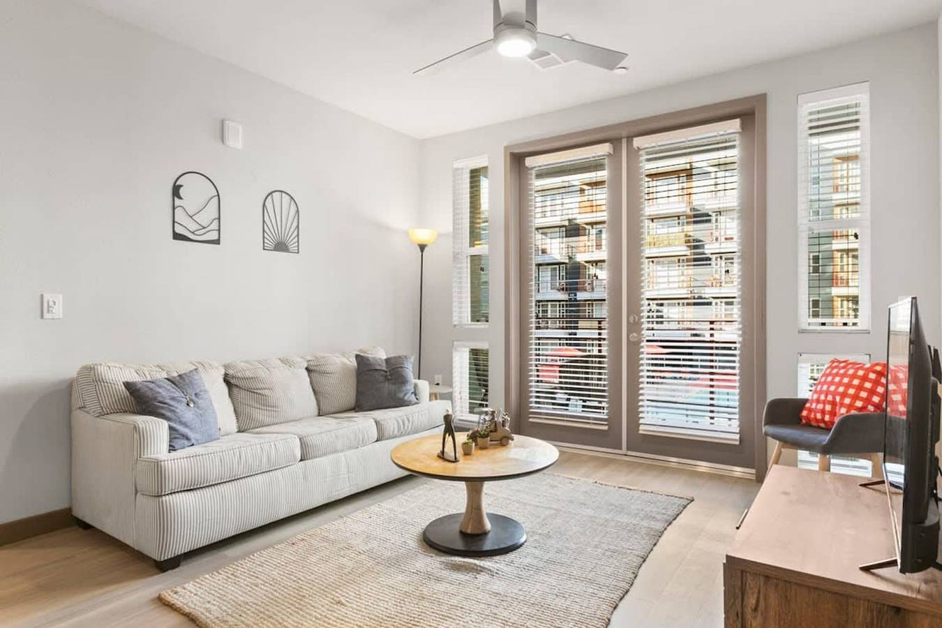 Entire apartment, Cozysuites Phx Roro Gym Pool Pets Parking 2 in Phoenix, Maricopa County