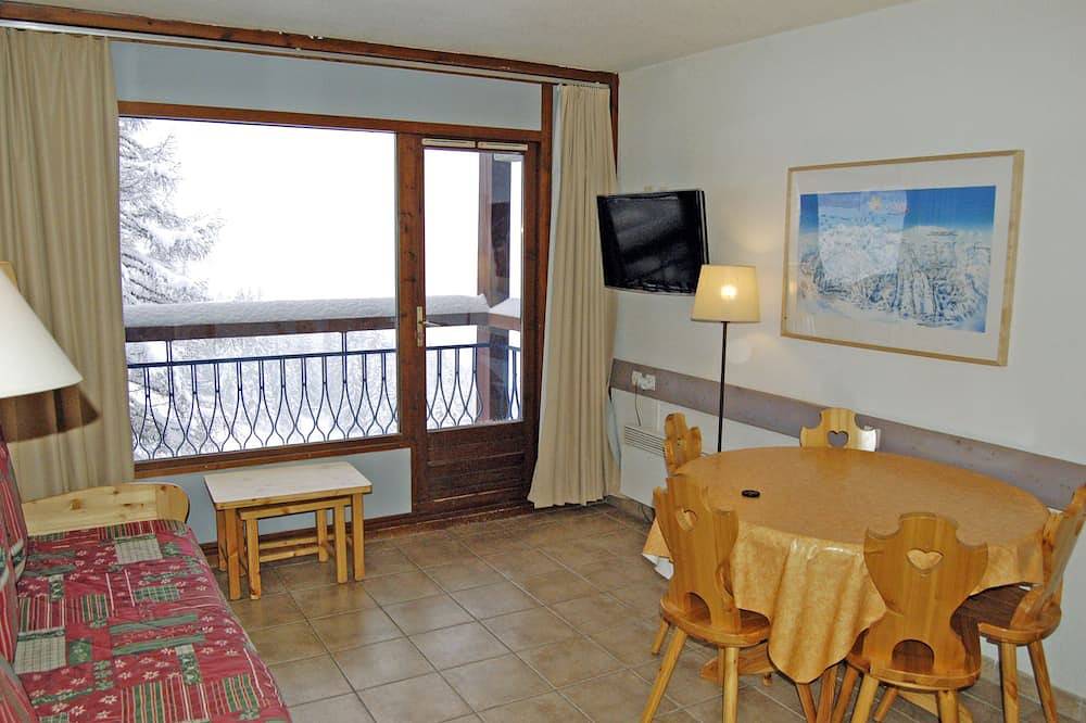 Appartement entier, Appartement 2 pièces Arcs 1800 village des Villards. Wifi box dans l'appartement in Séez, Région d'Albertville