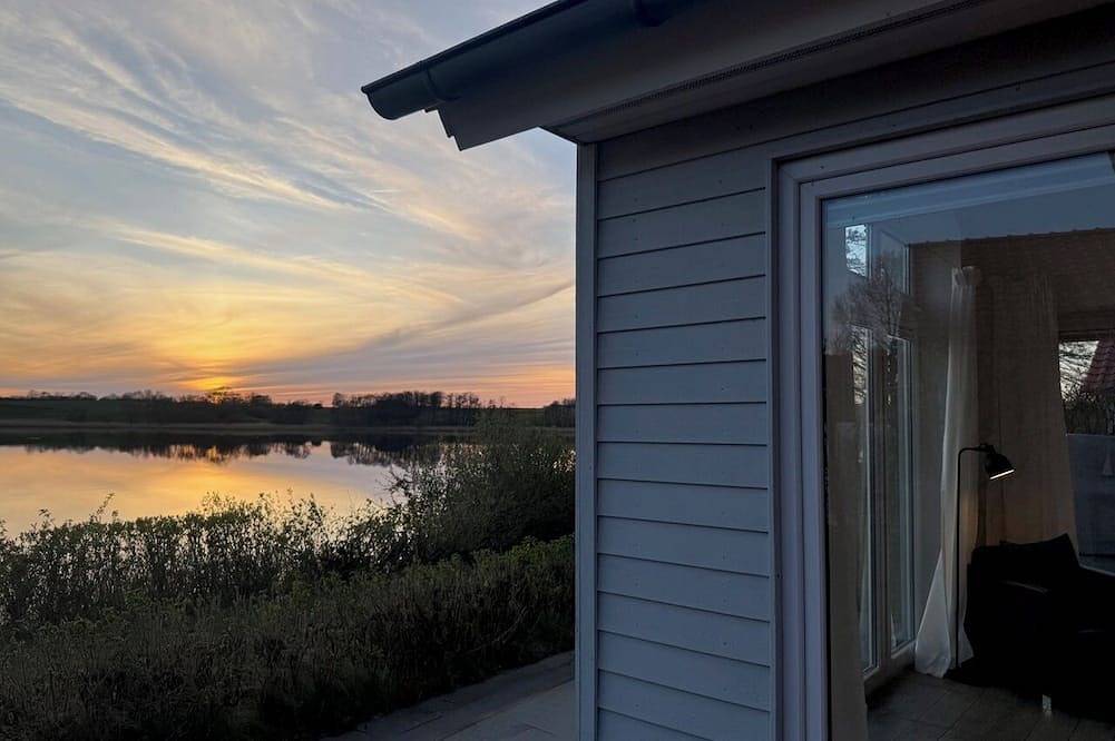 Gemütliches 5* Ferienhaus direkt am Wasser | Wlan | Sauna | Kamin | Whirlwanne in Schlei, Kosel