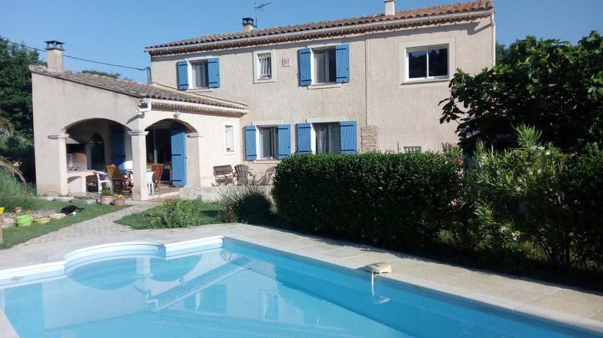 Maison de vacances pour 2 personnes, avec Terrasse et Jardin ainsi que Piscine et Vue