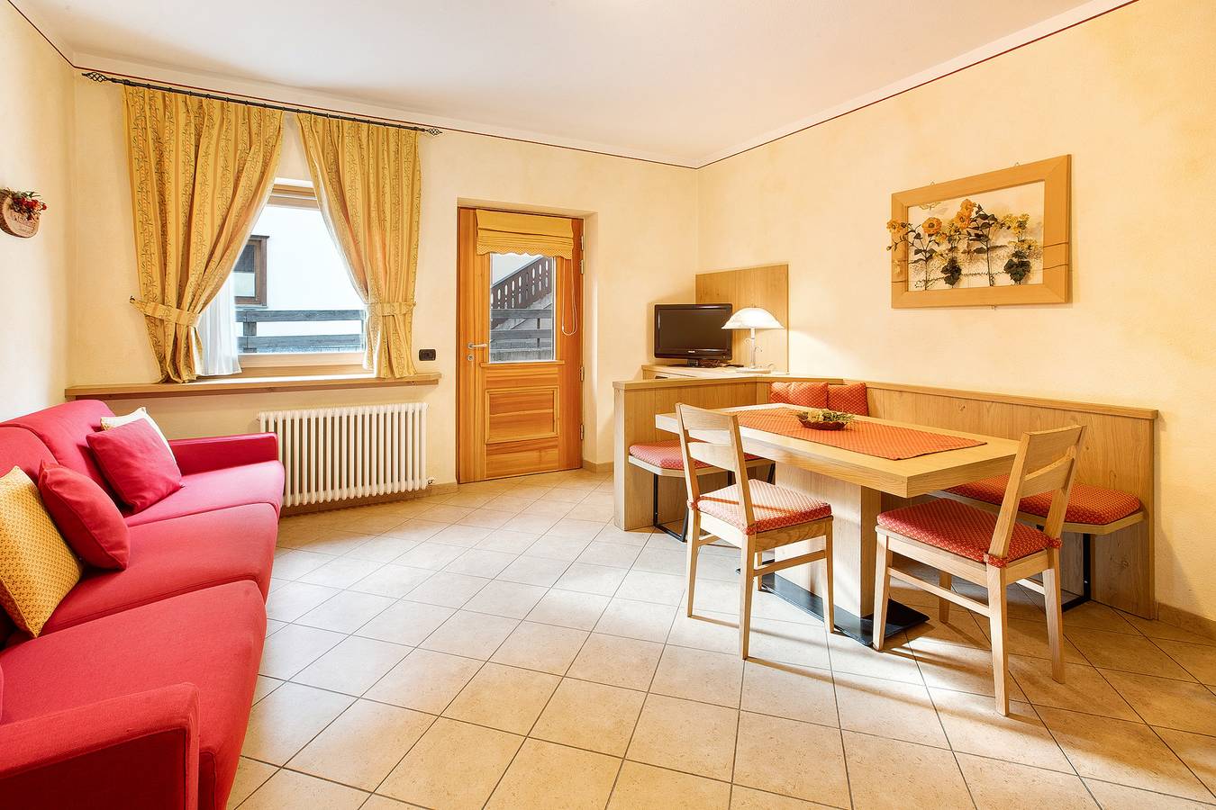 Ganze Wohnung, Ferienwohnung Canton Baita Aris mit Bergblick, Gemeinschaftsgarten und Wlan in Livigno (Stadt), Livigno